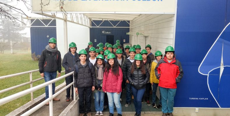 Tercero medio visita Hidroeléctrica de Culbún Machicura