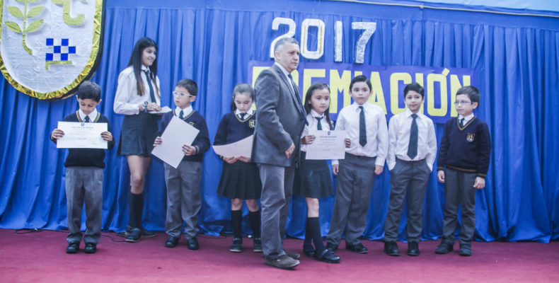 Alumnos destacados en 2017 reciben reconocimiento