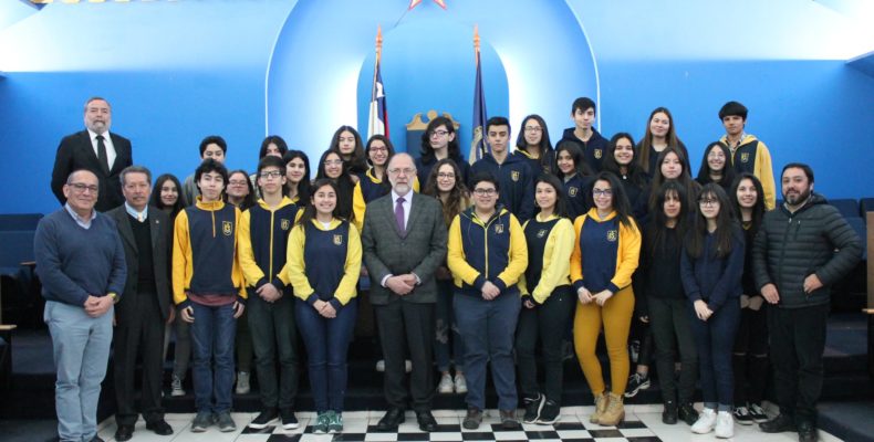 Estudiantes del Colegio Concepción Chillán visitan Gran Logia de Chile
